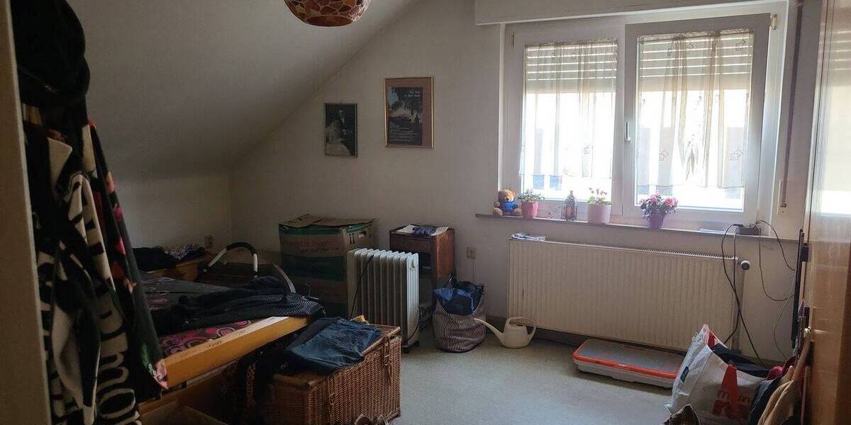 Etagenwohnung Straubenhardt Feldrennach - 9 Zimmer, 188 m&sup2;, 385.000&euro; | Angebot:26293087