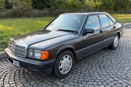 Mercedes-Benz 190 122.000 km 3.300 &euro; Karlsruhe 76139