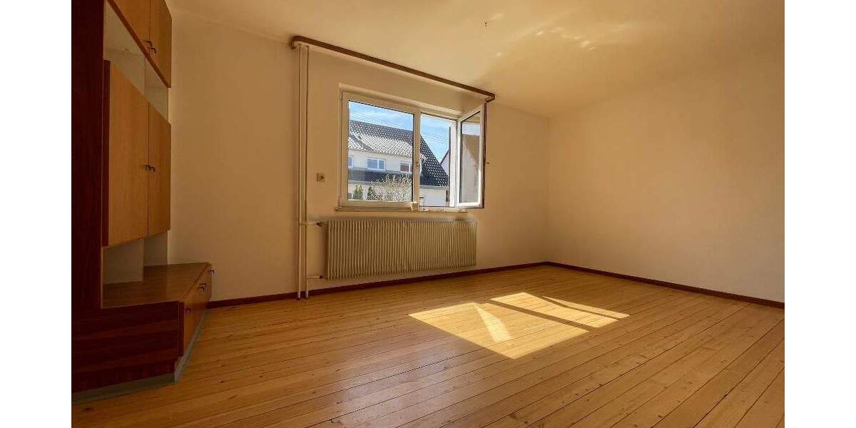 Doppelhaushälfte Renningen - 7 Zimmer, 155 m&sup2;, 2.200&euro; | Angebot:25898274