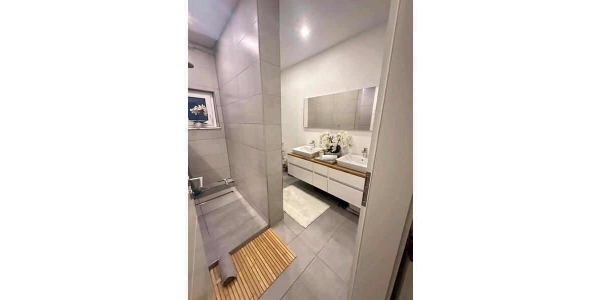 Mehrfamilienhaus, Wohnhaus Ditzingen - 11 Zimmer, 250 m&sup2;, 1.125.000&euro; | Angebot:26414846