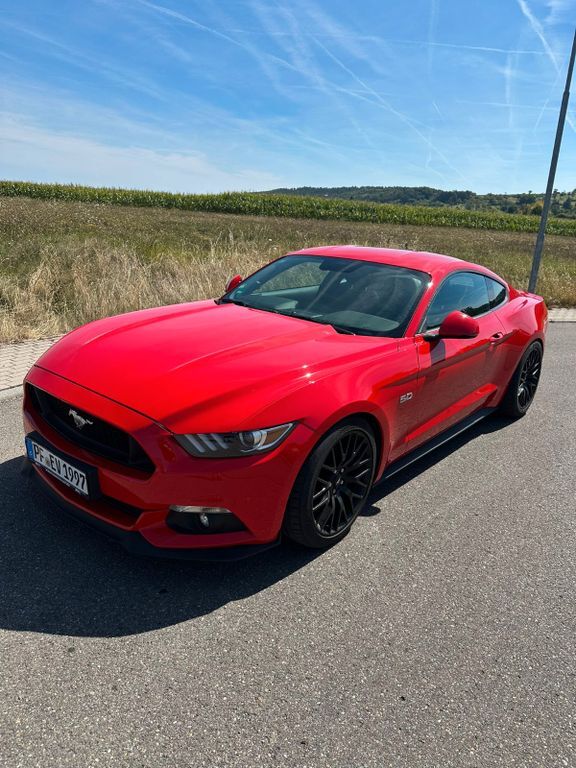 Ford Mustang 88.000 km 33.800 € Neuhausen 75242