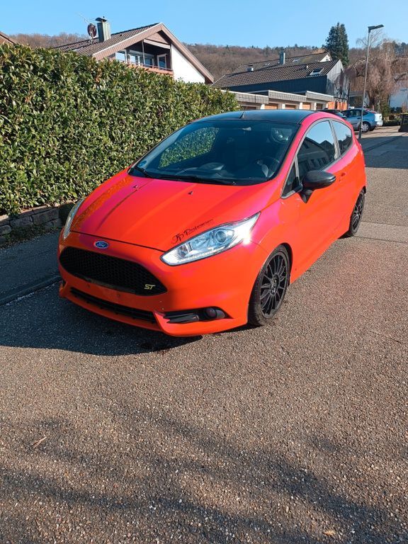 Ford Fiesta 128.632 km 9.499 € Ölbronn 75248