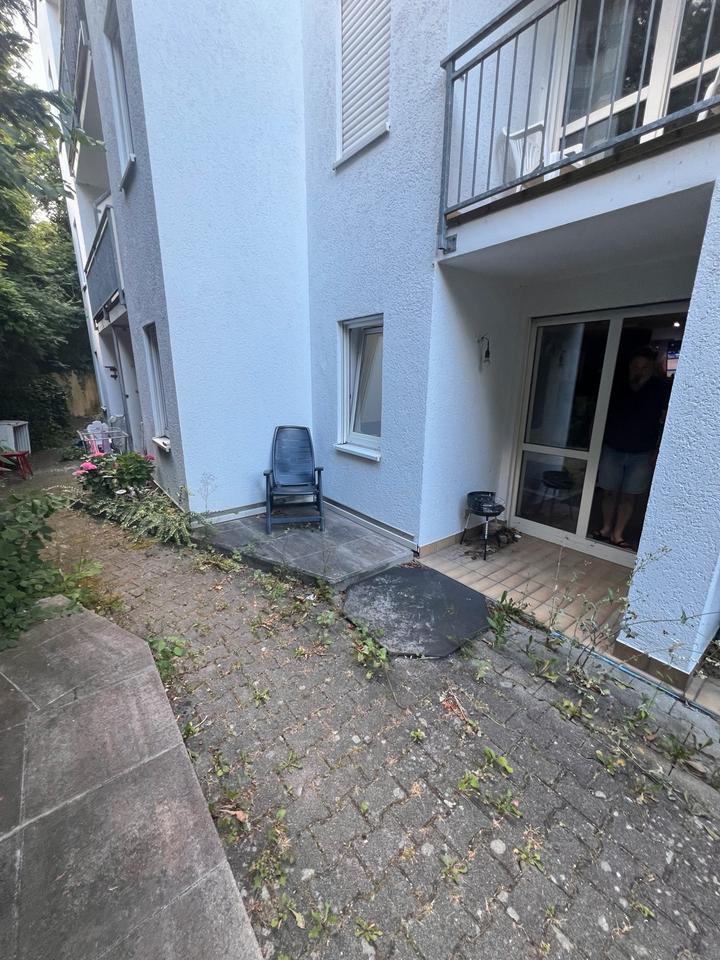 Vollständig möblierte 1-Raum-Wohnung mit Balkon und Stellplatz