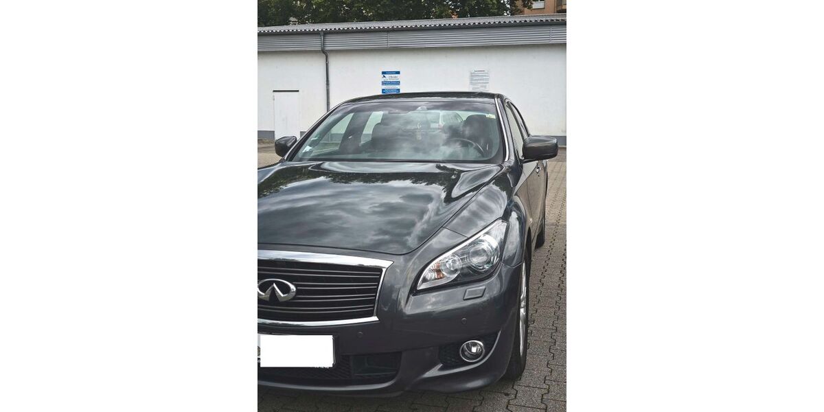 INFINITI Q70 201.637 km 11.800 &euro; pforzheim 75172