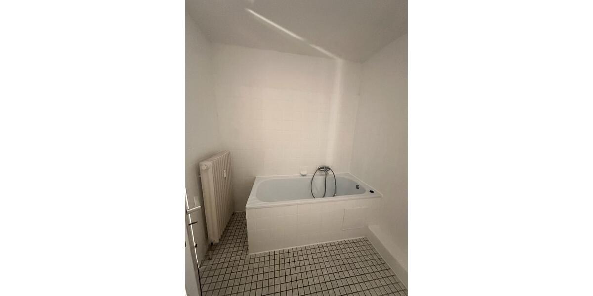 KA-Durlach 1 ZKB mit gr. Balkon, EBK, Stellplatz, Kellerabteil 1 zimmer