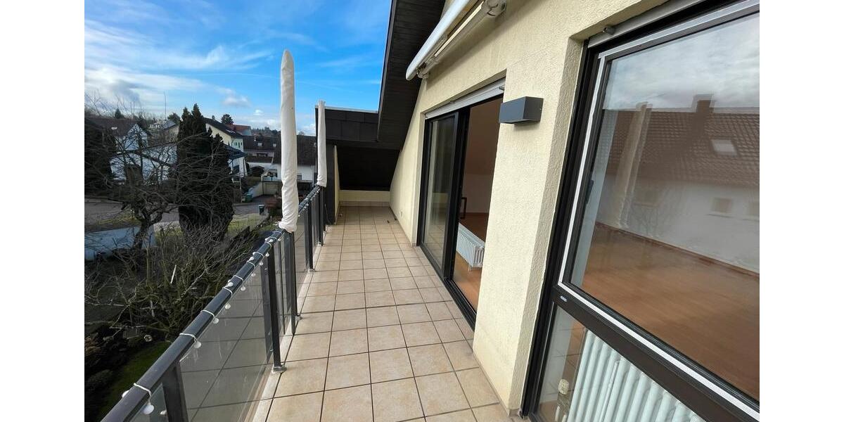 Dachgeschoßwohnung Malsch - 4 Zimmer, 100 m&sup2;, 1.200&euro; | Angebot:25614652