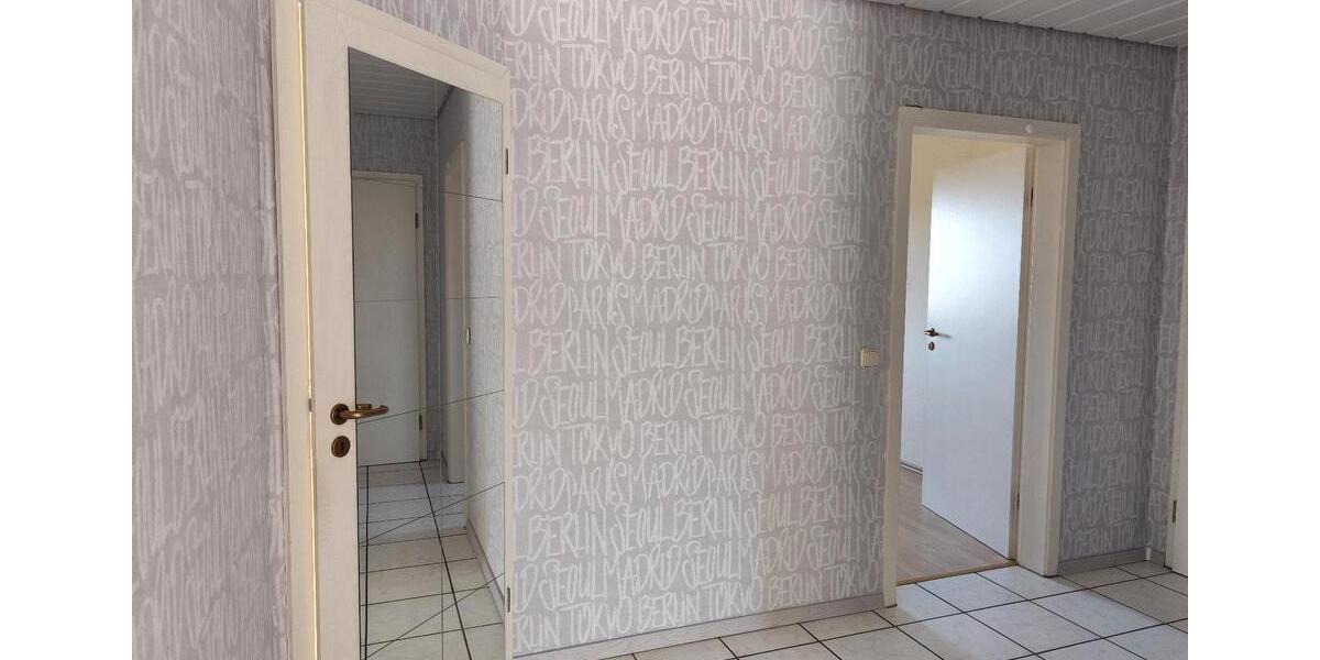 Dachgeschoßwohnung Neuenbürg - 2.5 Zimmer, 68 m&sup2;, 790&euro; | Angebot:26348666