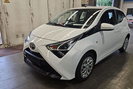 Toyota Aygo (X) 45.153 km 11.490 &euro; Bretten 75015