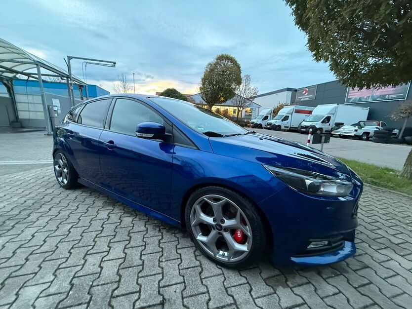 Ford Focus 75.500 km 19.500 € Gerlingen 70839