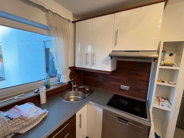 Modern möblierte 2,5 Zimmer Wohnung im Zentrum von Leonberg mit Balkon