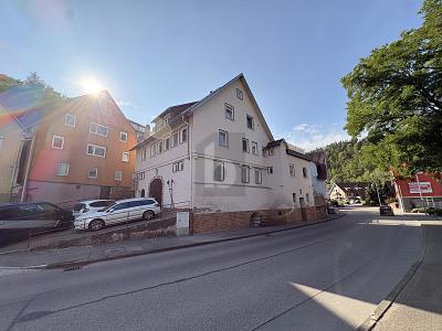 RENDITECHANCE MIT DACHTERRASSE & POTENZIAL - Mehrfamilienhaus, Wohnhaus Wildberg | Angebot:27233877