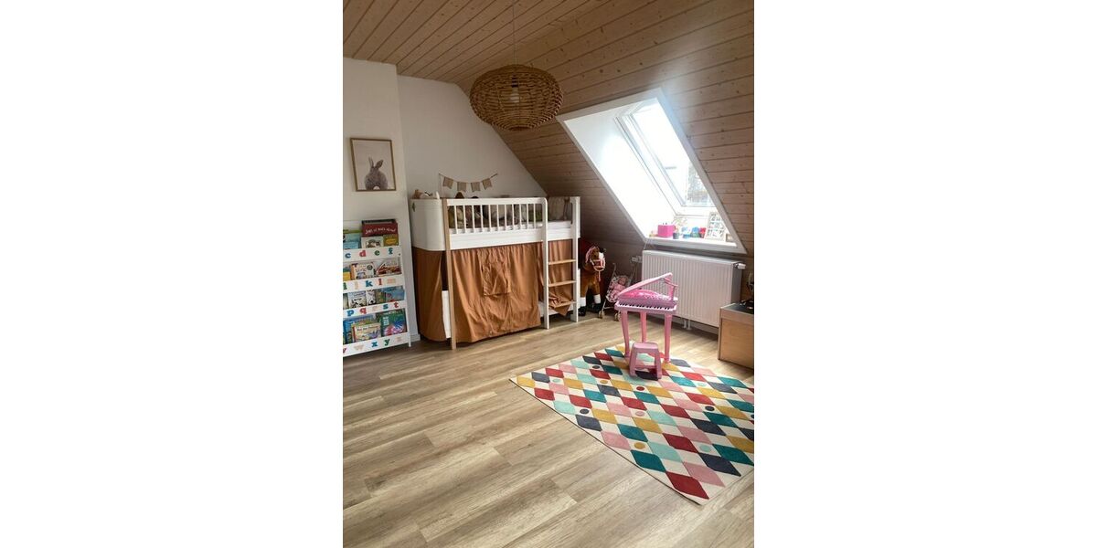 Moderne, großzügige Wohnung mit 5,5 Zimmern, Balkon, Terasse, EBK in Sindelfingen - Etagenwohnung Sindelfingen Darmsheim | Angebot:27446302