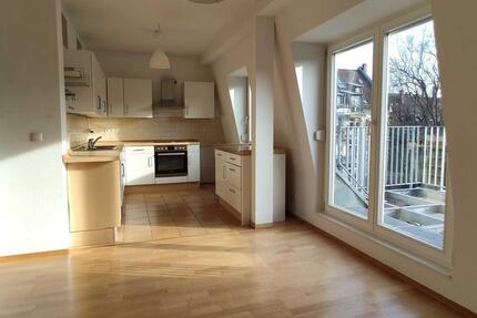 Ruhige, helle 4-Zimmer-Maisonette-Wohnung mit Balkon in Karlsruhe 4 zimmer