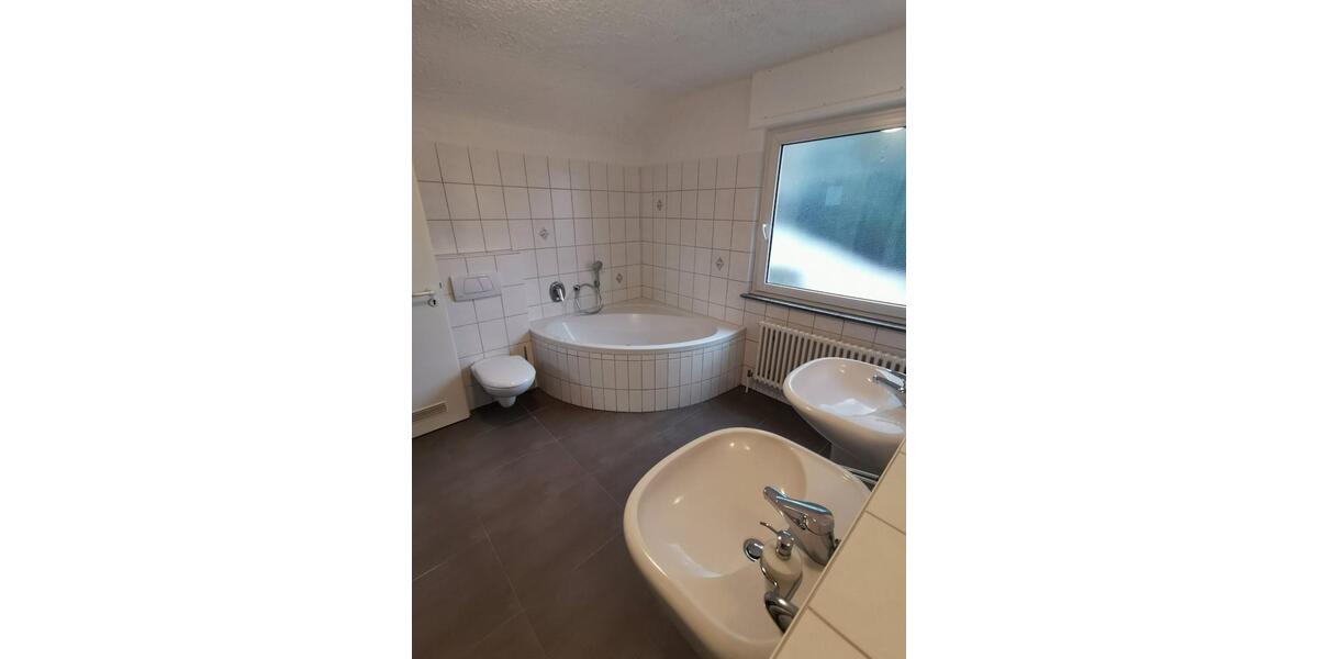 Haus mit großem Garten: 150m² Wohnfläche, Terasse, Garage, Garten 7 zimmer