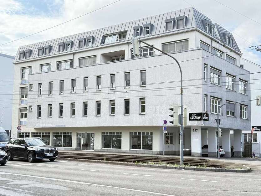 Büro in Stuttgart 4.500 € 431 m²