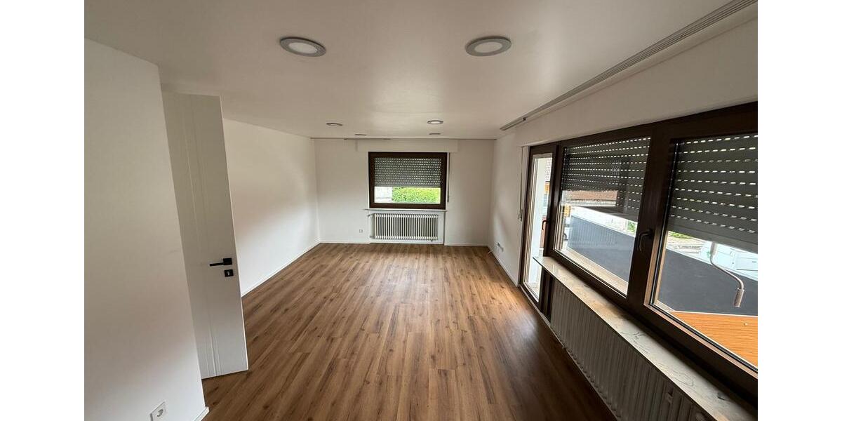 Dachgeschoßwohnung Schwieberdingen - 4 Zimmer, 100 m&sup2;, 1.550&euro; | Angebot:26692428