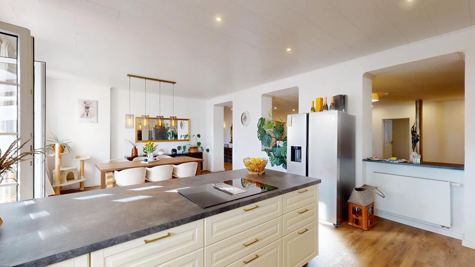 Erdgeschoßwohnung Kraichtal - 6 Zimmer, 208 m&sup2;, 385.000&euro; | Angebot:27120859