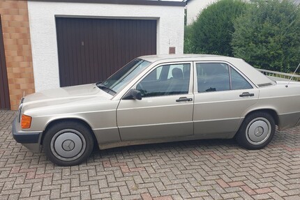 Mercedes-Benz 190 E 136.000 km 7.500 € Königsbach-Stein 75203