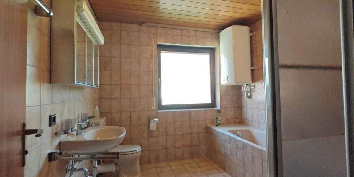 Reihenmittelhaus Pforzheim Büchenbronn - 5 Zimmer, 102 m&sup2;, 320.000&euro; | Angebot:25537570