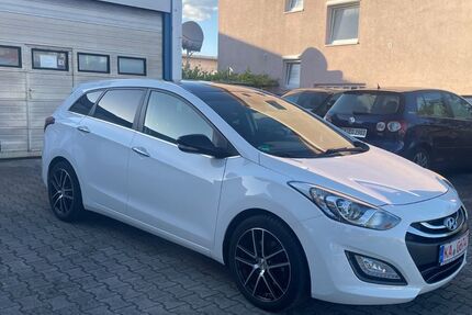 Hyundai i30 93.000 km 9.250 &euro; Bruchsal 76646