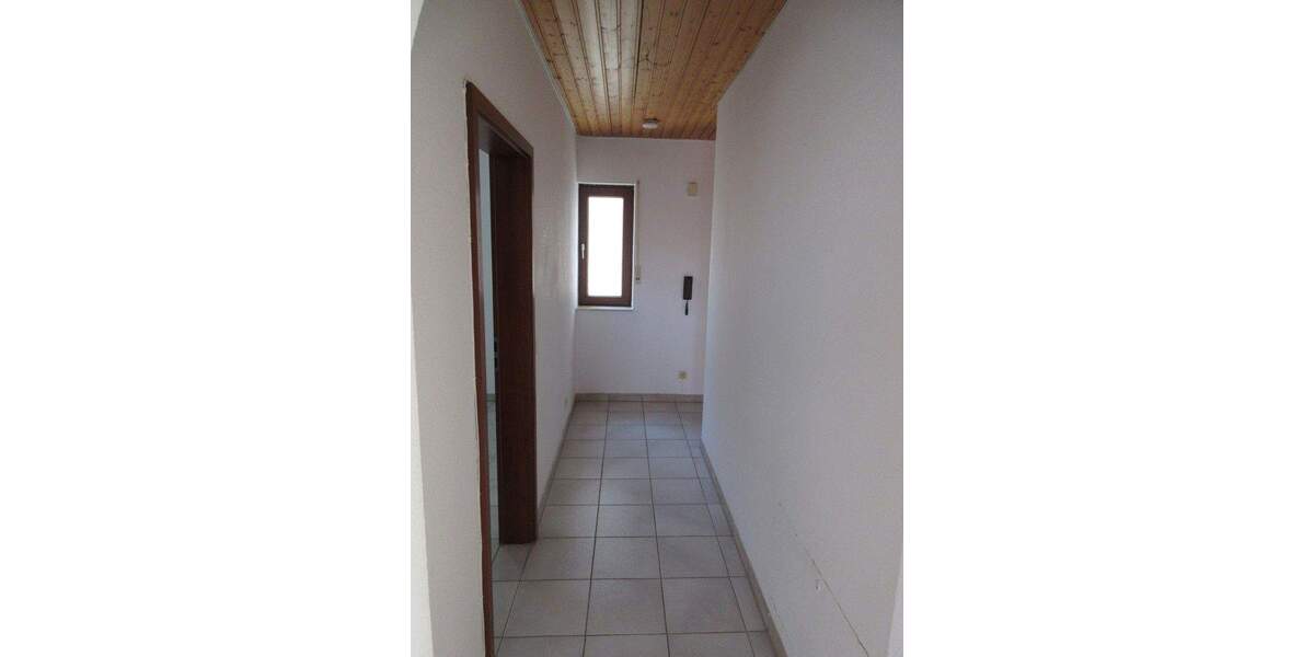 Etagenwohnung Pforzheim Südweststadt - 2 Zimmer, 70 m&sup2;, 755&euro; | Angebot:25096073