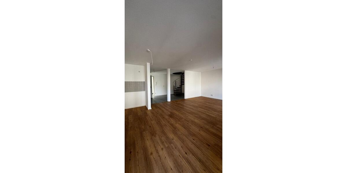 Großzügige 3-Zi Wohnung (Maisonette) in der Karlsruher Weststadt 3 zimmer