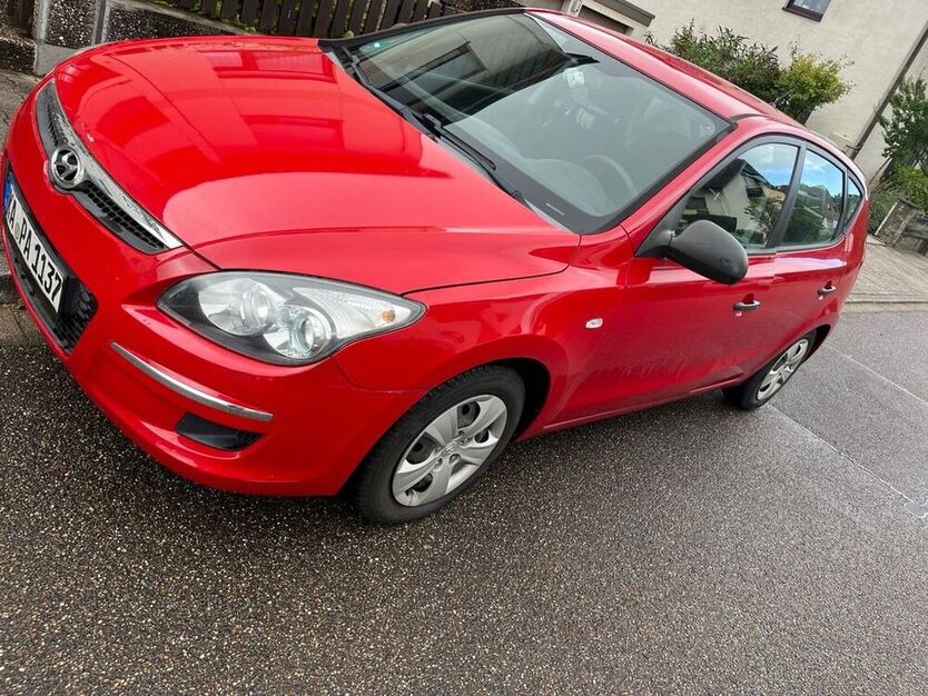 i30