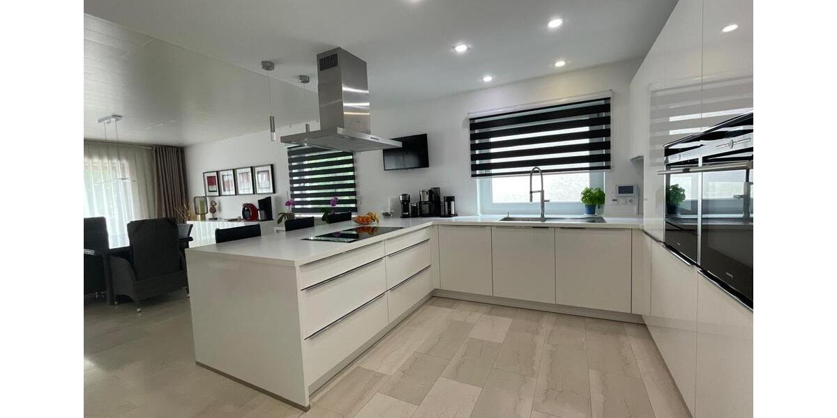 Einfamilienhaus Waldbronn - 8 Zimmer, 250 m&sup2;, 2.800&euro; | Angebot:25963883