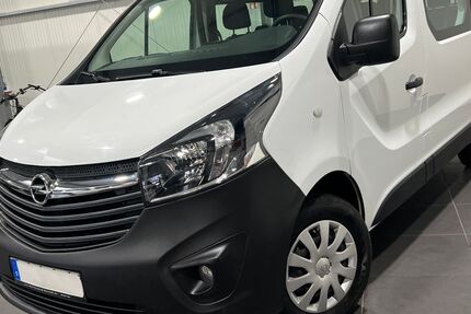 Opel Vivaro 157.000 km 17.495 € Bretten 75015