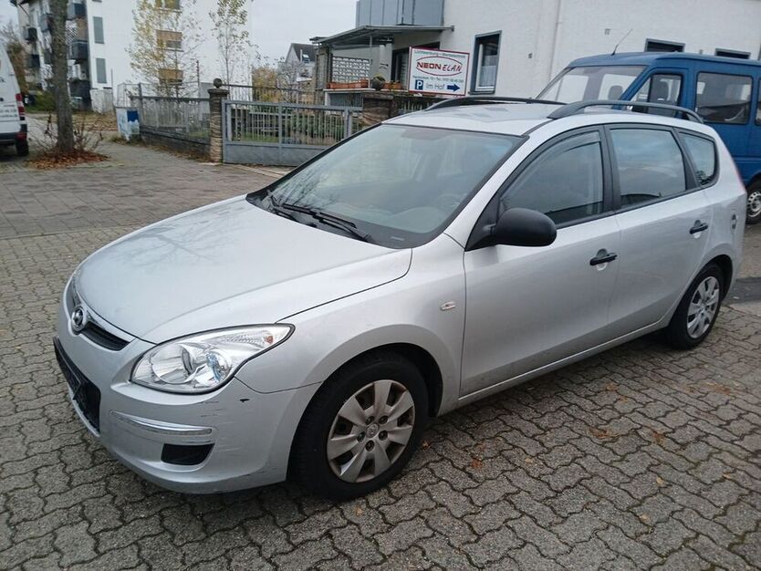 i30