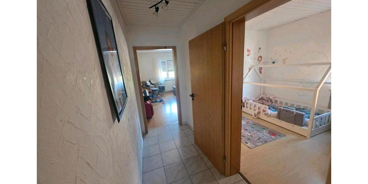 Erdgeschoßwohnung Tiefenbronn - 3 Zimmer, 82 m&sup2;, 280.000&euro; | Angebot:26876368