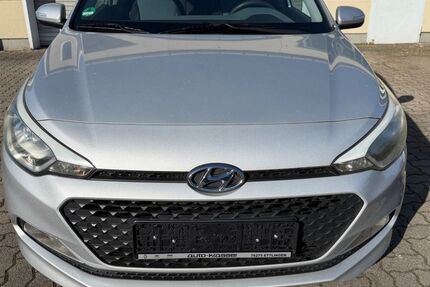 Hyundai i20 78.000 km 7.999 &euro; Pforzheim 75179