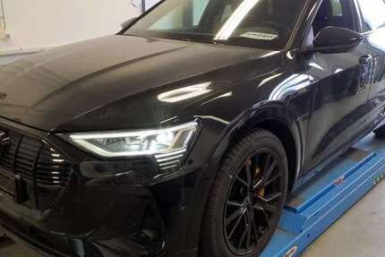 Audi e-tron 32.684 km 42.900 € Ettlingen 76275