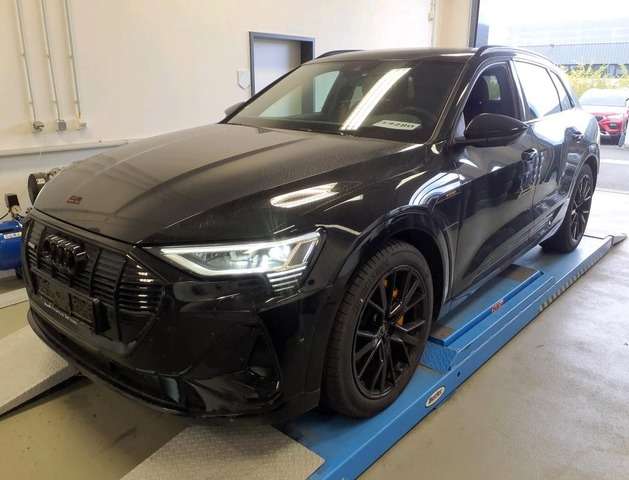 Audi e-tron 32.684 km 42.900 € Ettlingen 76275