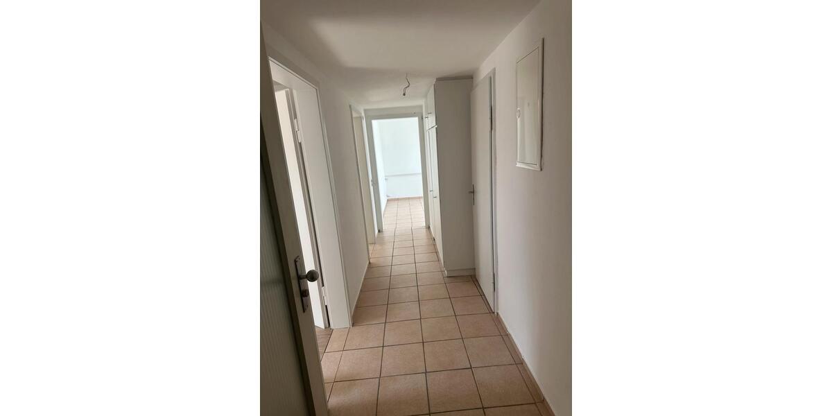 Dachgeschoßwohnung Leonberg - 2 Zimmer, 65 m&sup2;, 800&euro; | Angebot:26673967