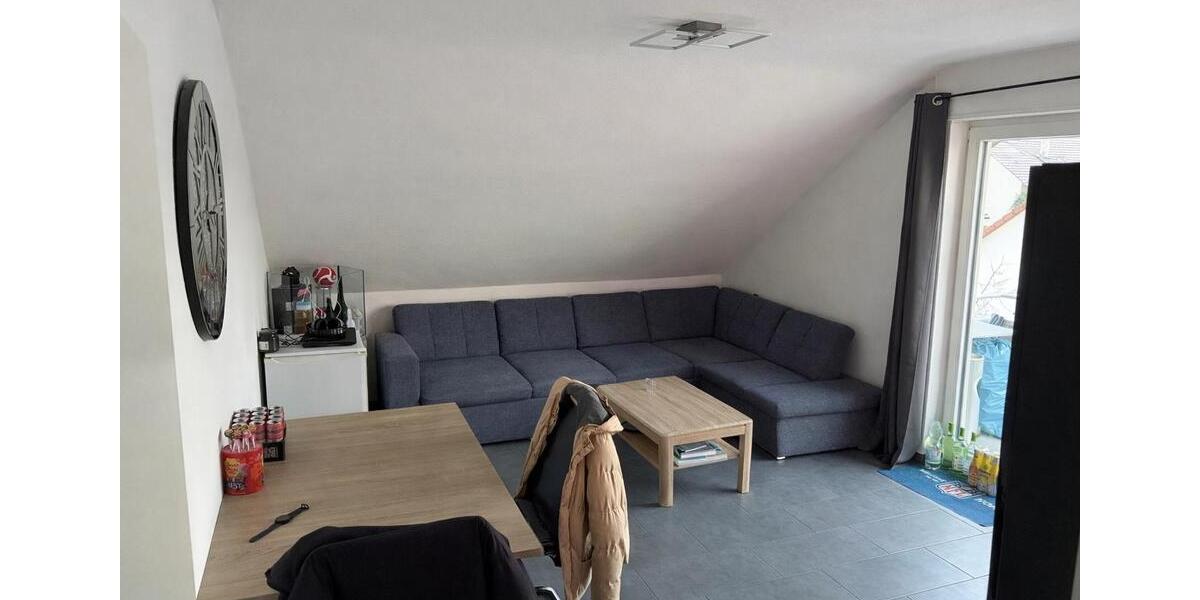 Dachgeschoßwohnung Leonberg - 3 Zimmer, 82 m&sup2;, 1.050&euro; | Angebot:26083451