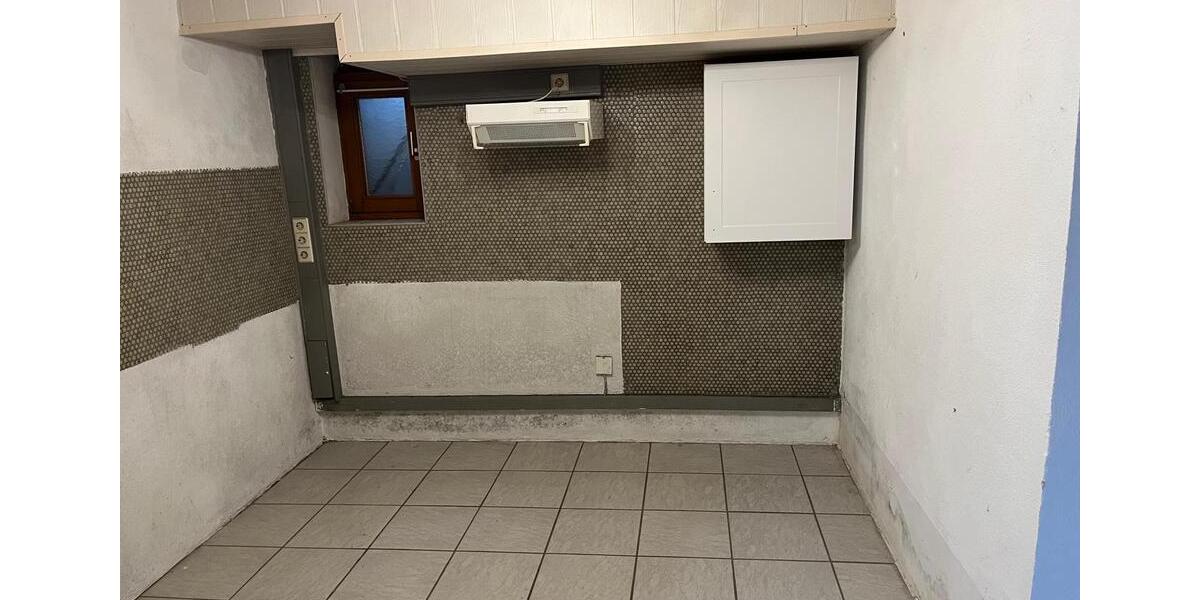 Einfamilienhaus Leonberg - 7 Zimmer, 192 m&sup2;, 2.000&euro; | Angebot:26357981