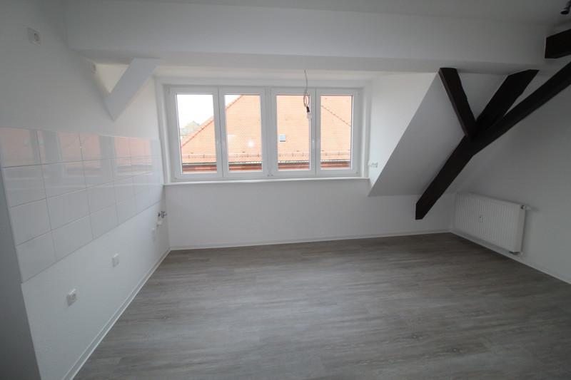 Perfekt für Singles - kleine DG-Wohnung mit Balkon und Fassadenvollwärmeschutz zimmer