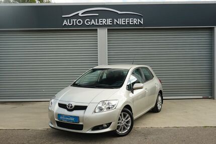 Toyota Auris 76.900 km 8.490 &euro; Niefern- Öschelbron 75223