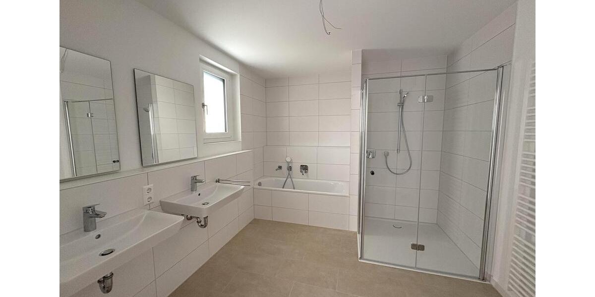 Erdgeschoßwohnung Leonberg - 4 Zimmer, 105 m&sup2;, 1.892&euro; | Angebot:23644758
