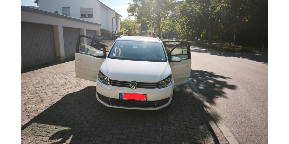 VW Touran 115.000 km 8.200 &euro; Karlsruhe 76131