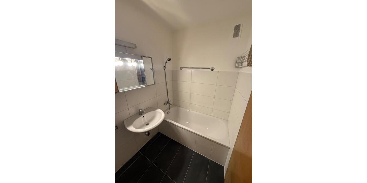 Etagenwohnung Pforzheim Weststadt - 3.5 Zimmer, 94 m&sup2;, 850&euro; | Angebot:26296430