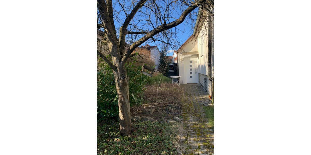 Haus statt Wohnung mieten - Renoviertes EFH mit grossem Garten 4.5 zimmer