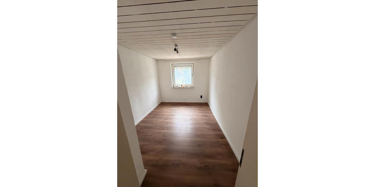 Etagenwohnung Vaihingen an der Enz - 3 Zimmer, 75 m&sup2;, 850&euro; | Angebot:25638335