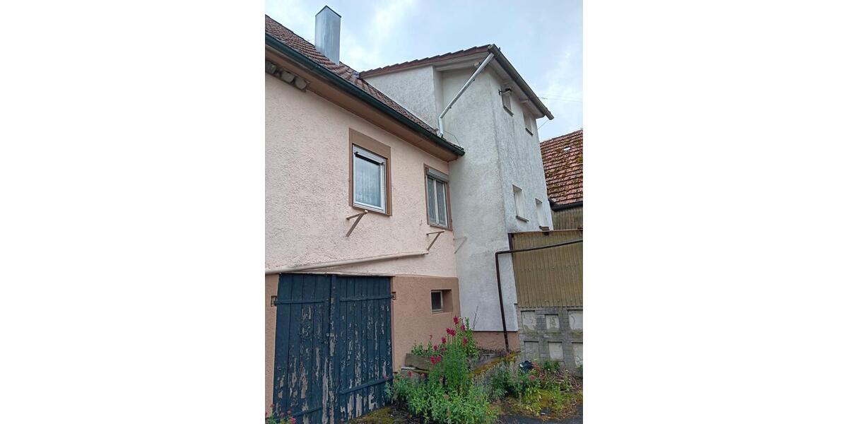 Reihenhaus Sachsenheim - 7 Zimmer, 200 m&sup2;, 160.000&euro; | Angebot:26845107