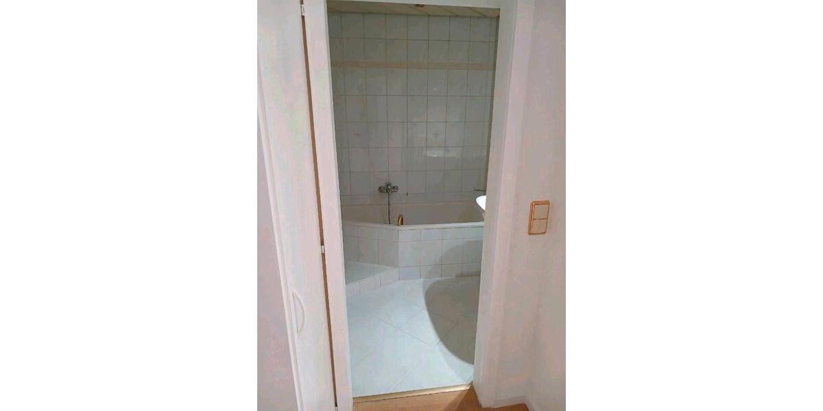 Etagenwohnung Pforzheim Nordstadt - 2 Zimmer, 74 m&sup2;, 700&euro; | Angebot:26059742