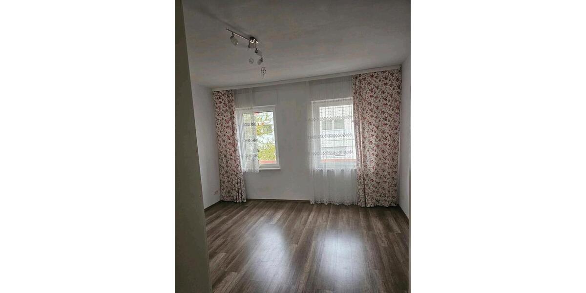 Etagenwohnung Pforzheim Nordstadt - 4 Zimmer, 114 m&sup2;, 249.000&euro; | Angebot:27256455