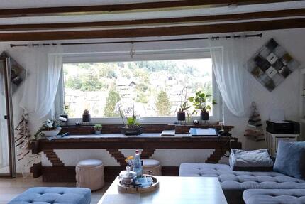 4 Zimmer plus 1 Zimmer im Dachgeschoss 4 zimmer