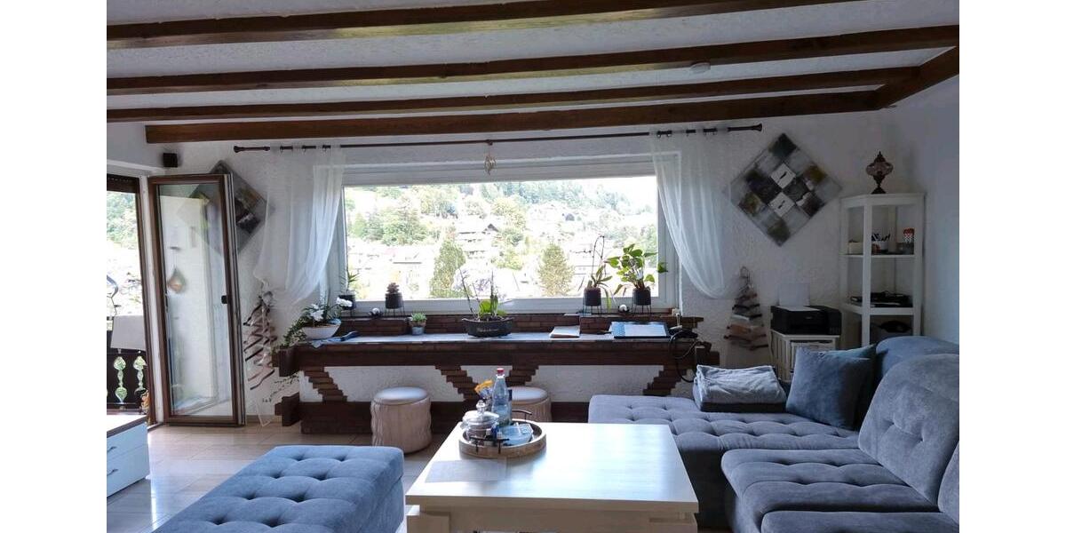 4 Zimmer plus 1 Zimmer im Dachgeschoss 4 zimmer