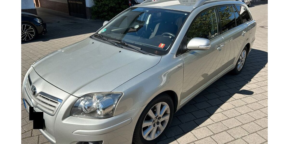Toyota Avensis 145.145 km 4.400 &euro; Bruchsal 76646